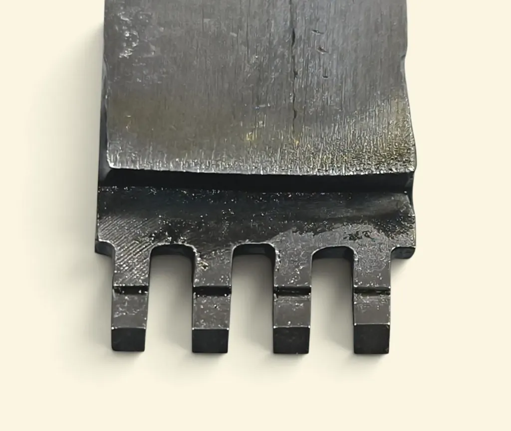 [26ten4x3] Tenedor cuero 4d x 3mm
